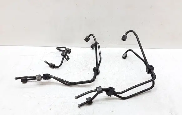 Volvo C30 Fuel injector supply line/pipe 