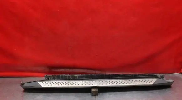 Front sill (body part)