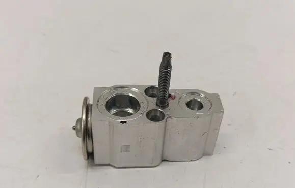 Mercedes-Benz GLB x247 Air conditioning (A/C) expansion valve A2478307800