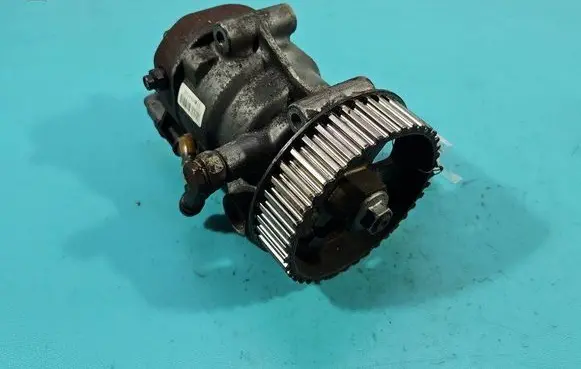 Renault Megane II Fuel injection high pressure pump R9042A041A IMPRK1484244