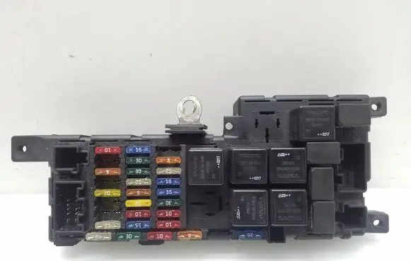 Volvo XC90 Fuse module 8678449 518784202