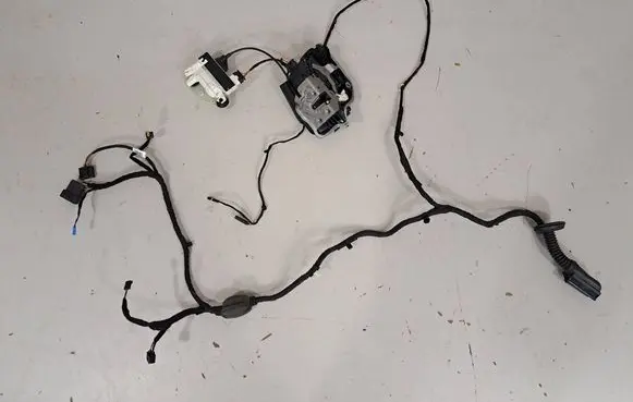 BMW X7 G07 Front door lock 7477702 7444678