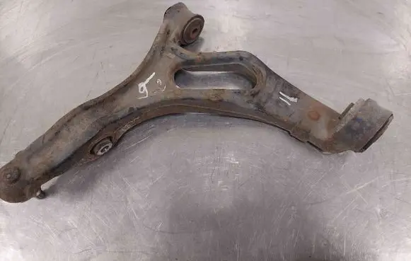 Volkswagen Touareg I Front lower control arm/wishbone 7L0407153B