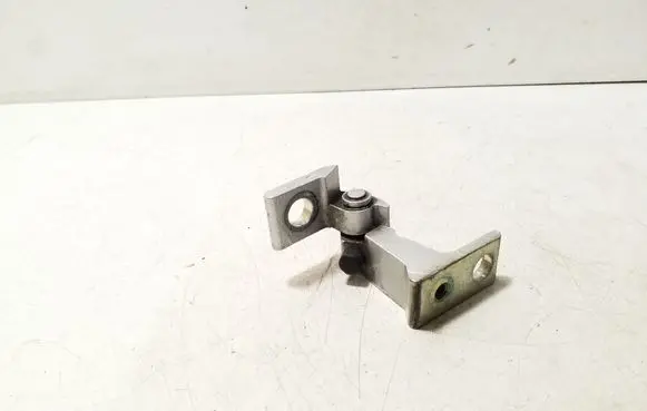 Volkswagen PASSAT B8 Rear door upper hinge 8X0831403E