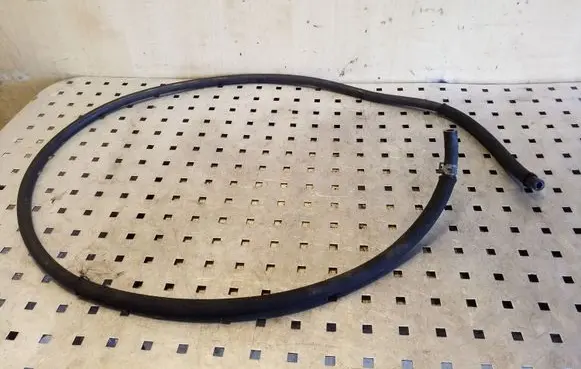 Mercedes-Benz E W212 Engine coolant pipe/hose A2048300996