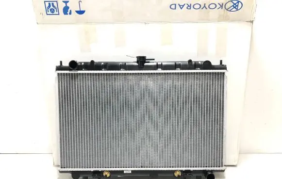 Nissan Maxima Coolant radiator 2761082K 214100L810 214100L815