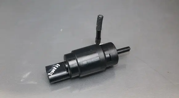 Volkswagen Jetta VI Windscreen/windshield washer pump 1K5955651