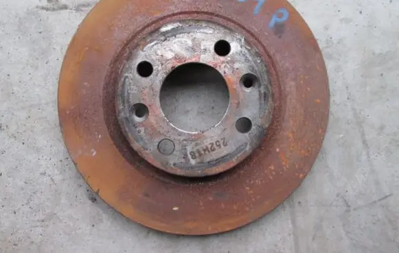Renault Clio II Front brake disc