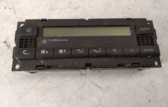 Volkswagen PASSAT B5 Climate control unit 