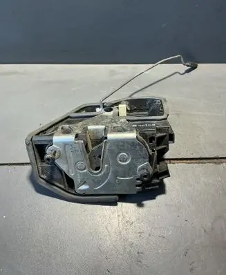 BMW 5 E60 E61 Front door lock 7036169