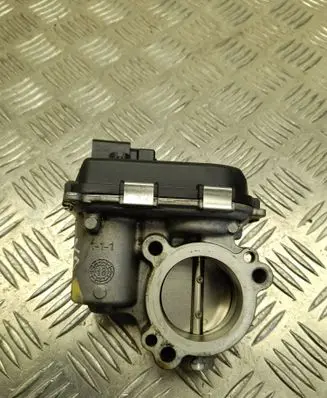 Volkswagen Polo VI Throttle body valve 05C133062