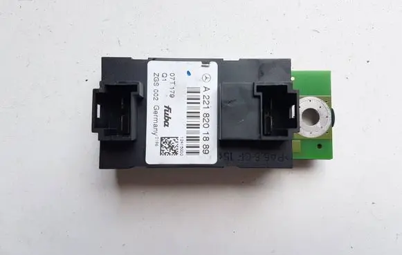 Mercedes-Benz S W221 Aerial antenna amplifier A2218201889