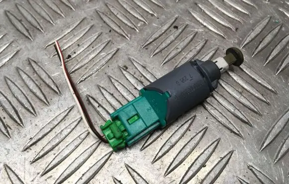 Renault Trafic II (X83) Brake pedal sensor switch 8200168240