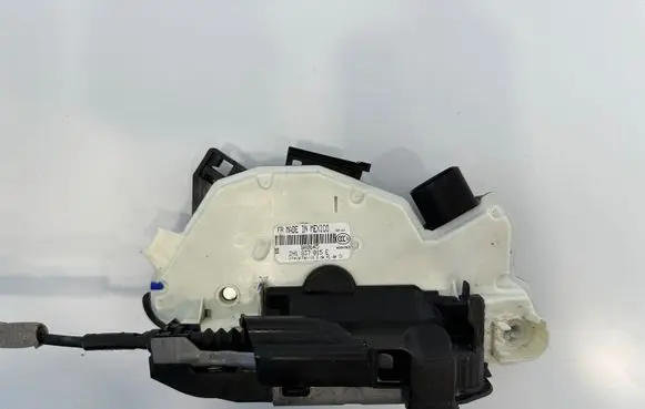 Volkswagen Amarok Front door lock 2H1837015E