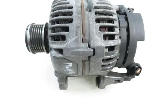 Volkswagen Golf IV Generator/alternator 0124515010 028903028E