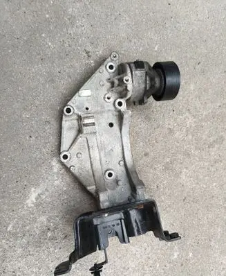 Ford Kuga I Generator/alternator bracket 9682367380