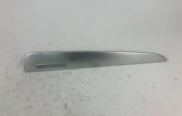 Dashboard glove box trim