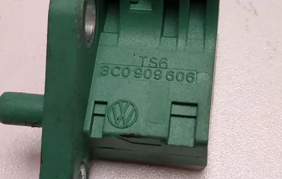 Volkswagen PASSAT B6 Airbag deployment crash/impact sensor 3C0909606
