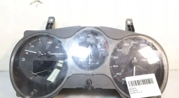 Seat Altea XL Clock 
