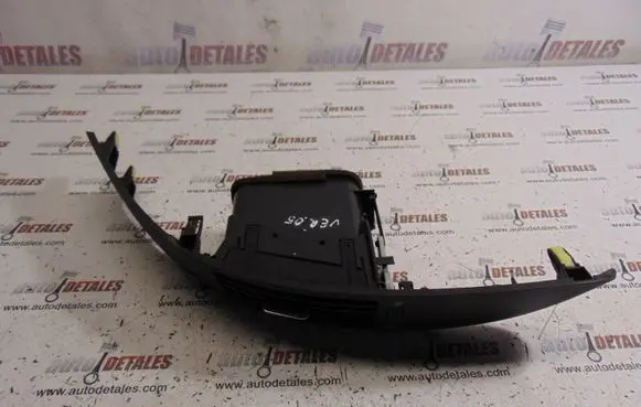 Toyota Corolla Verso AR10 Dashboard side air vent grill/cover trim 655643-4010