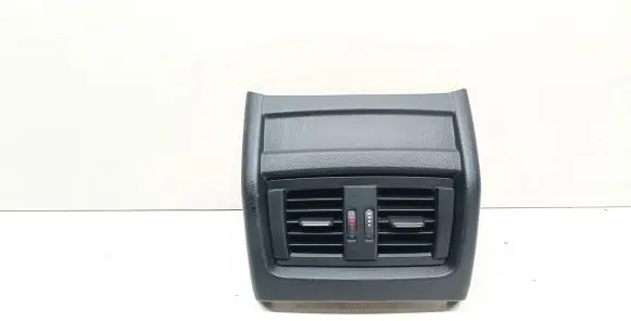 Rear air vent grill