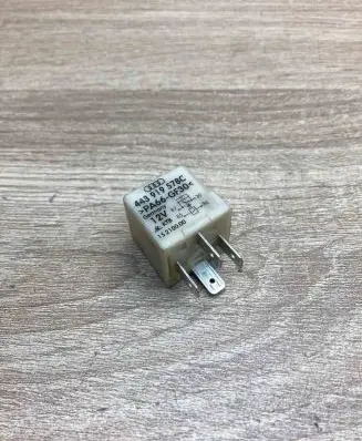 Audi A4 S4 B5 8D Other relay 443919578C 267