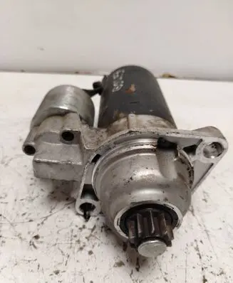 Volkswagen Golf III Starter motor 800007X1