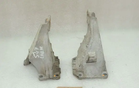 Suzuki Grand Vitara I Engine mounting bracket 1164165D00 1165165D00