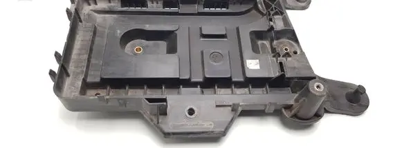 Volkswagen Caddy Battery tray 1K0915333H