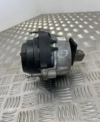 BMW X3 G01 Engine mount bracket 8482772 1405182032