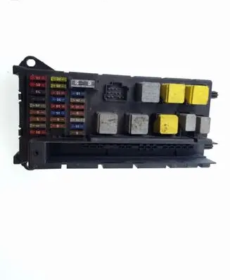 Mercedes-Benz Sprinter W901 W902 W903 W904 Fuse module A9065450401