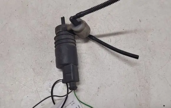 Audi A6 S6 C5 4B Windscreen/windshield washer pump 1J0973722
