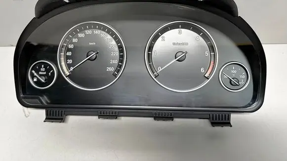Speedometer (instrument cluster)
