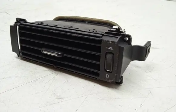 Volvo V70 Dash center air vent grill 30643314