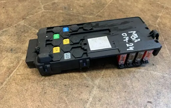 Mercedes-Benz GL X164 Fuse box set A1645450201