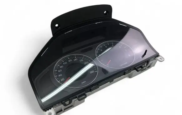 Volvo XC70 Speedometer (instrument cluster) 30786622AB