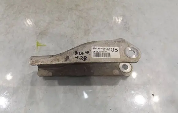 Engine mount bracket
