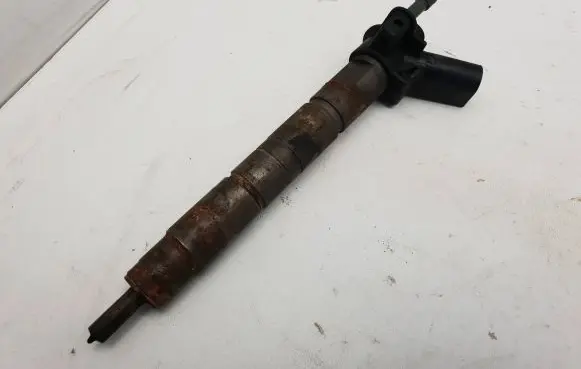 BMW 1 E82 E88 Fuel injector 7805428