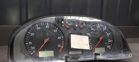 Volkswagen PASSAT B5 Clock 3b1919930b