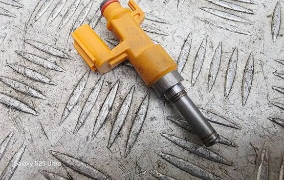Fuel injector