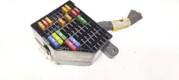 Volkswagen PASSAT B6 Fuse box set