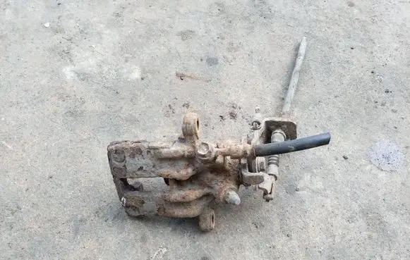 Nissan Almera Tino Rear brake caliper