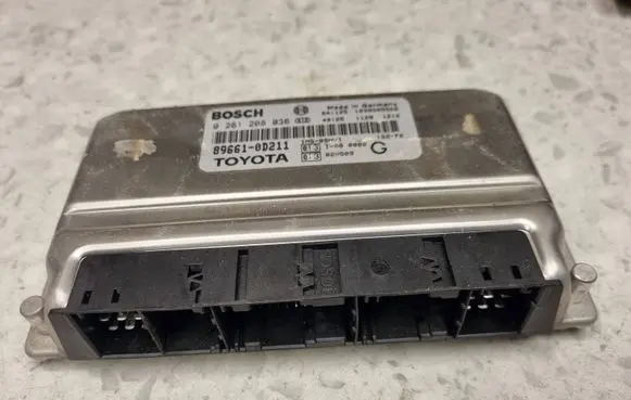 Toyota Yaris Engine control unit/module 896610D211 0261208036