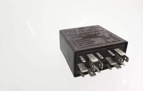 Volkswagen Golf IV Other relay 4B0919471 5KG00656804 387