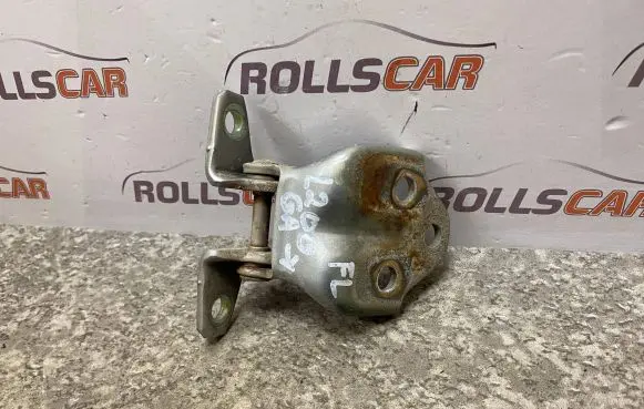 Mitsubishi L200 Front door lower hinge 