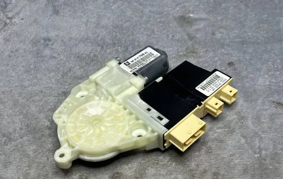 Citroen Berlingo Rear glass lock/latch 9681575880