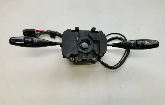Mitsubishi 3000 GT Multifunctional control switch/knob MB629615X