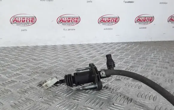 Clutch slave cylinder