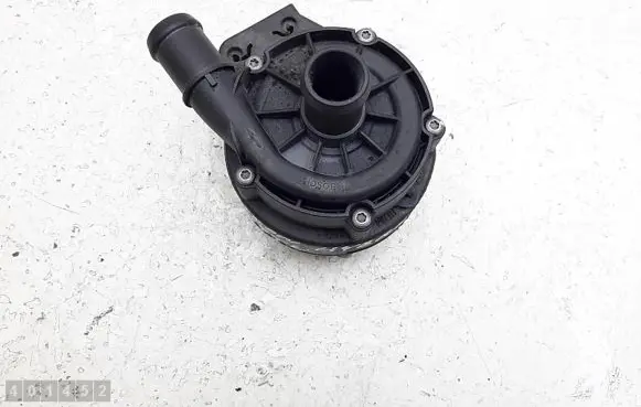 Volkswagen Golf VII Electric auxiliary coolant/water pump 04l965567b