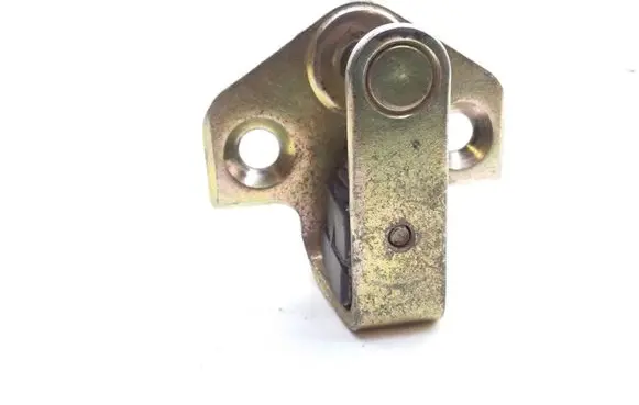 Ford Mondeo MK II Rear door lock loop/hook striker 96BGF21982